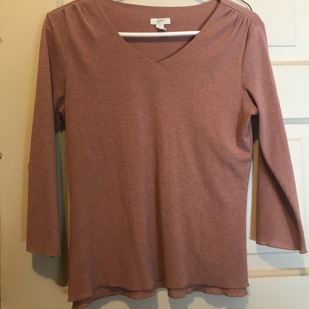 Quarter sleeve dress shirt